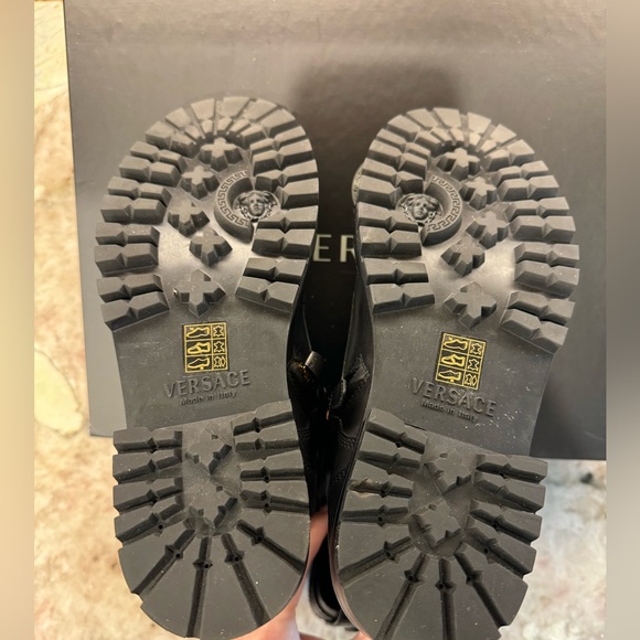 🖤NWT- Versace Black Leather Combat Boots🖤 - Picture 8 of 11